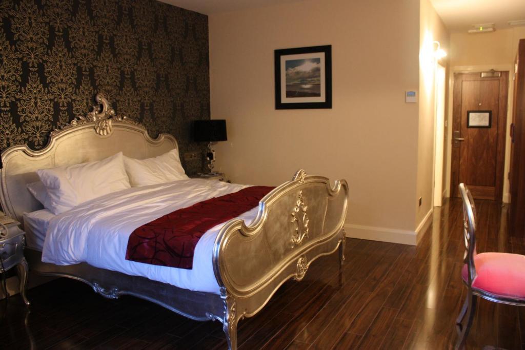 The Talbot Hotel Belmullet Room photo