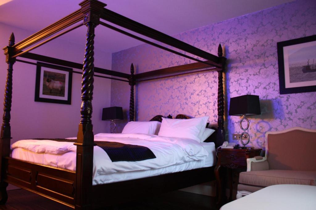 The Talbot Hotel Belmullet Exterior photo