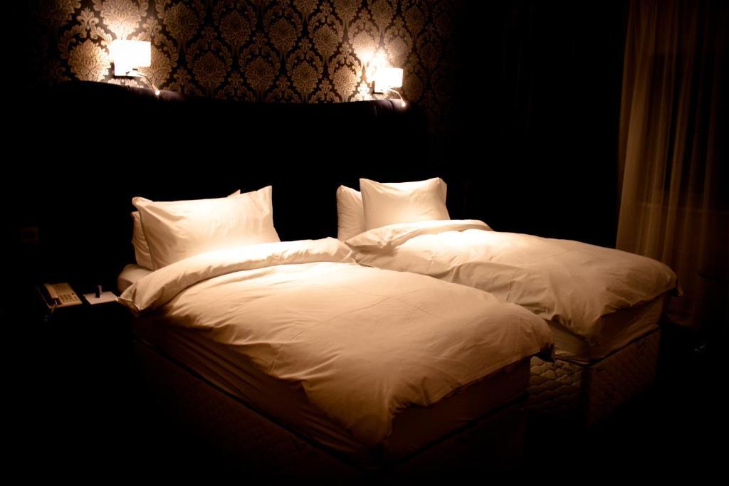 The Talbot Hotel Belmullet Room photo